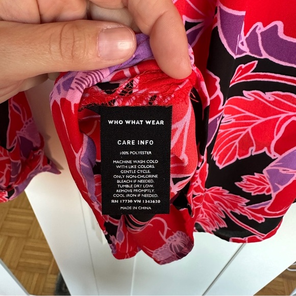 Who What Wear Red and Pink Floral Long Sleeve Blouse - Picture 5 of 5